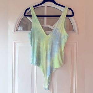 NWOT - tye dye bodysuit with snaps